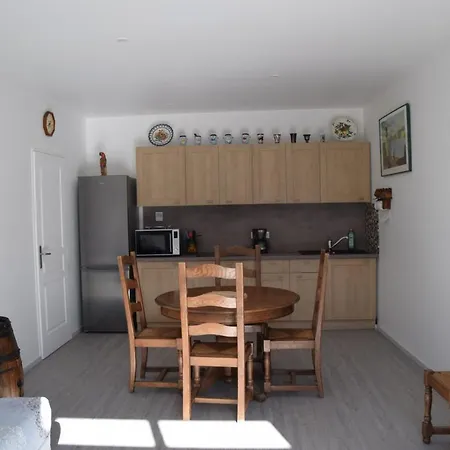Les 2 Chenes Apartment *